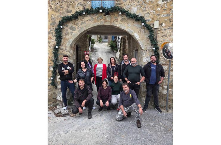 Χριστουγεννιάτικος στολισμός στο χωριό μας